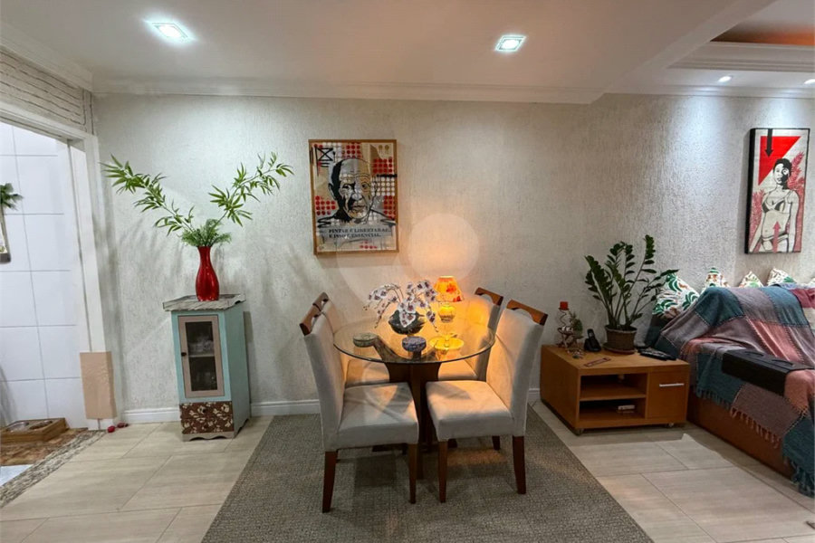 Casa à venda com 2 suítes no condomínio Village Palmas, São Paulo - SP