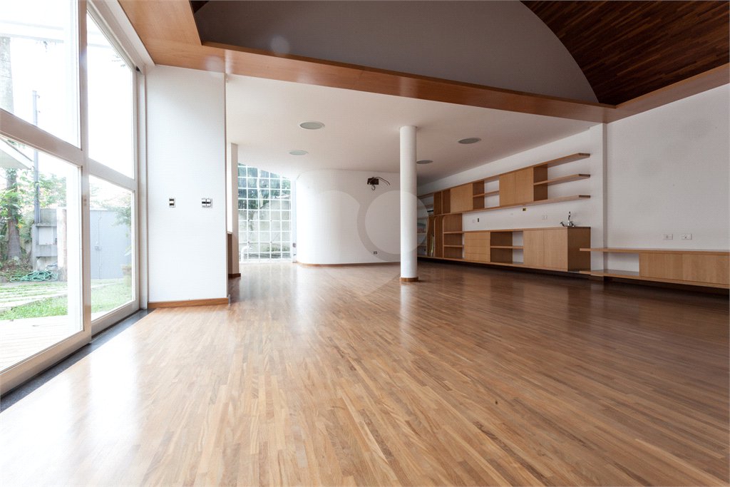 Casa de Vila à venda com 5 quartos, sendo 4 suítes, em Chácara Santo Antônio, São Paulo, SP