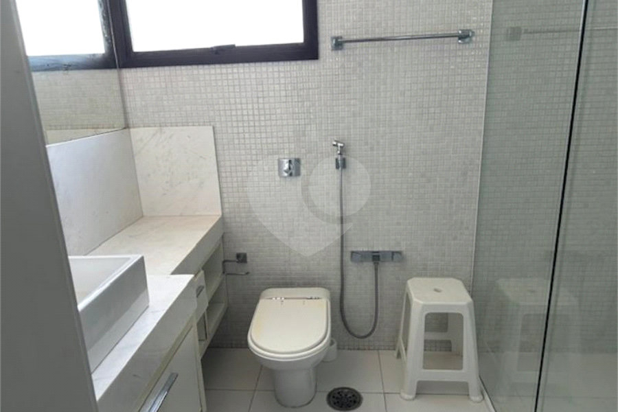 Apartamento à venda com 3 quartos, sendo 1 suíte, em Vila Mariana, São Paulo, SP