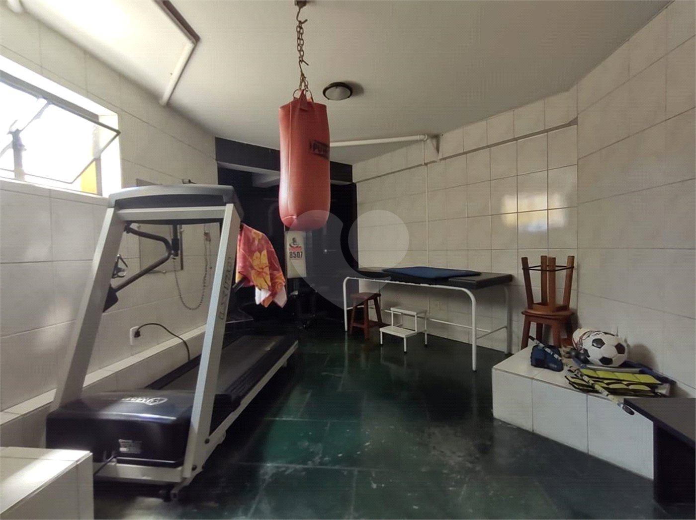 Casa à venda com 5 quartos, sendo 4 suítes, no condomínio Rancho Dirce, Sorocaba - SP