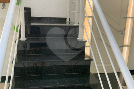 Sobrado à venda com 4 quartos, sendo 1 suíte, em Vila Campo Grande, São Paulo, SP