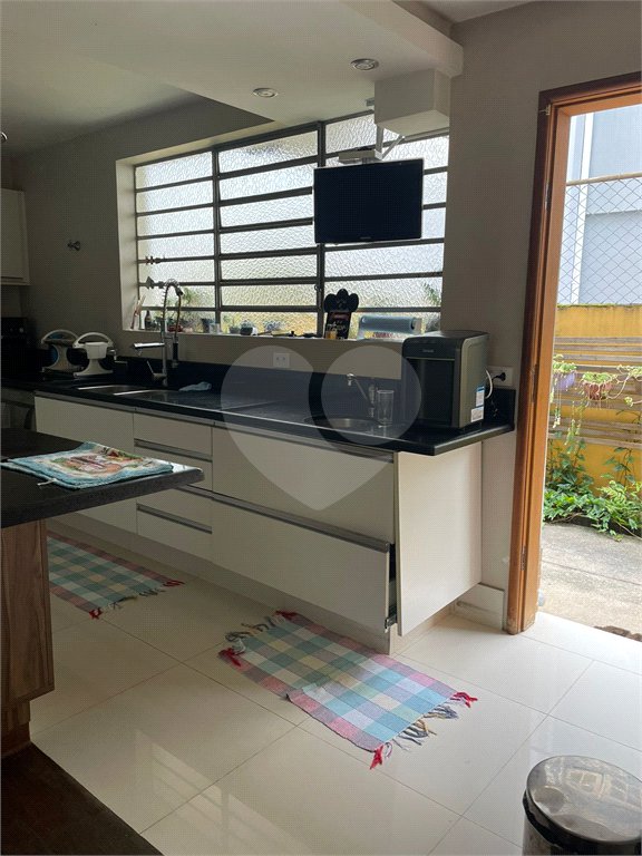 Sobrado à venda com 5 quartos, sendo 2 suítes, em Vila Cordeiro, São Paulo, SP