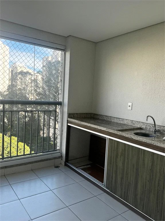 Apartamento para alugar com 3 quartos, sendo 1 suíte, em Parque Reboucas, São Paulo, SP