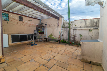 Casa Térrea à venda com 3 quartos, sendo 1 suíte, em Interlagos, São Paulo, SP