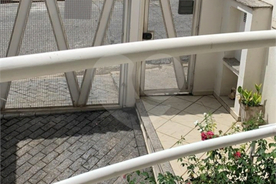 Sobrado à venda com 3 suítes em Vila Irmãos Arnoni, São Paulo, SP