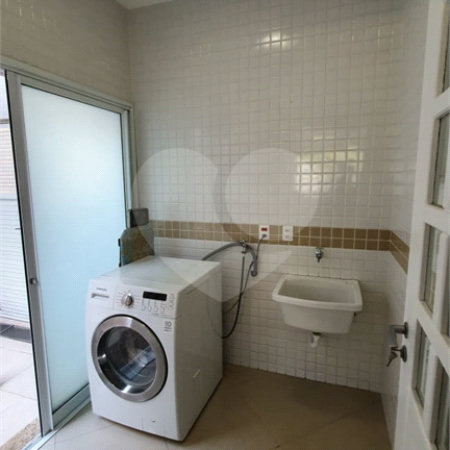 Sobrado à venda com 5 quartos, sendo 3 suítes,  em Jardim Franca, São Paulo, SP