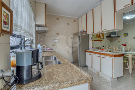 Casa de Vila à venda com 4 quartos, sendo 2 suítes, em Granja Julieta, São Paulo, SP