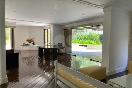 Apartamento à venda com 4 quartos, sendo 3 suítes, em Vila Morumbi, São Paulo, SP