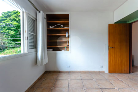 Sobrado à venda ou para alugar com 4 quartos, sendo 1 suíte, em Vila Anglo Brasileira, São Paulo, SP