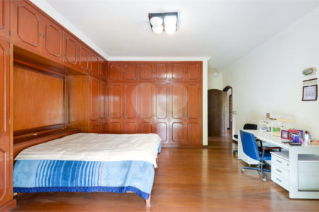 Casa à venda com 5 suítes no condomínio Chácara Flora, São Paulo - SP
