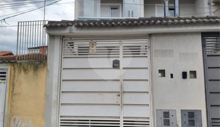 Sobrado à venda com 3 quartos, sendo 1 suíte,  em Tremembé, São Paulo, SP