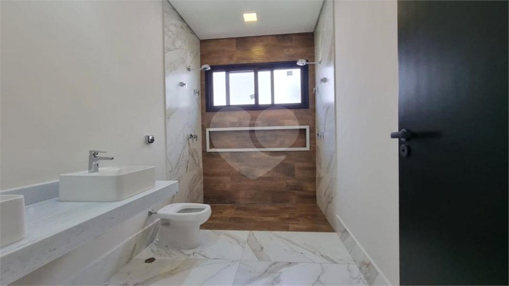 Casa à venda com 3 suítes no condomínio Portal dos Bandeirantes, Salto - SP