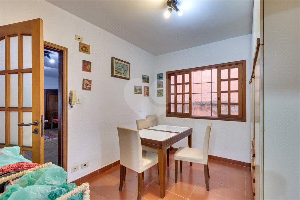 Sobrado à venda com 4 quartos, sendo 2 suítes, em Chácara Santo Antônio, São Paulo, SP