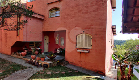 Casa à venda com 4 quartos, sendo 1 suíte,  no condomínio Chacarás Bela Vista, Mairiporã - SP