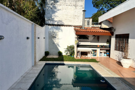 Casa à venda com 4 quartos, sendo 3 suítes, em Chácara Monte Alegre, São Paulo, SP