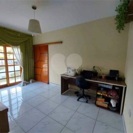 Casa à venda com 4 quartos, sendo 3 suítes,  no Centro, Bom Jesus dos Perdões, SP
