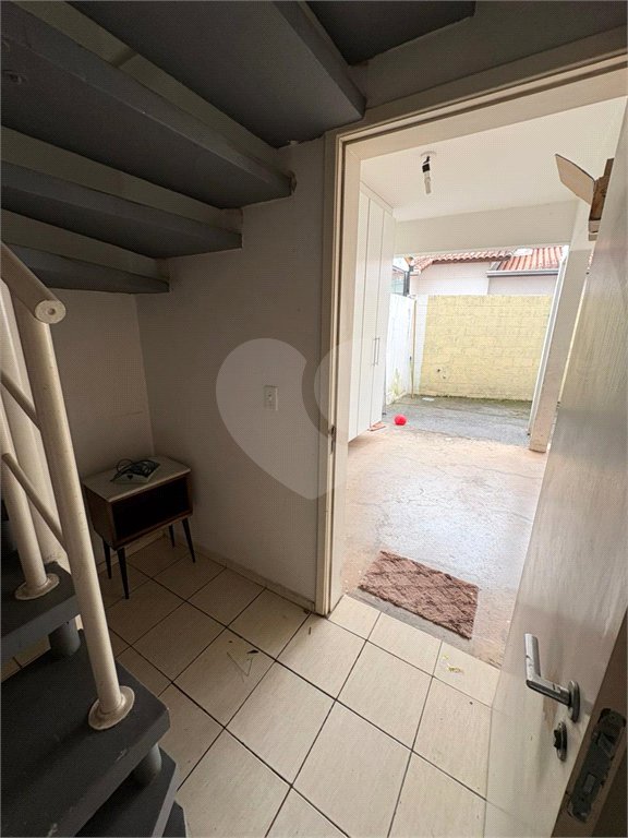 Casa à venda com 3 quartos, sendo 1 suíte, no condomínio New Village, Cotia - SP