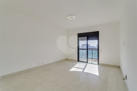 Apartamento à venda com 3 quartos, sendo 1 suíte, em Morumbi, São Paulo, SP