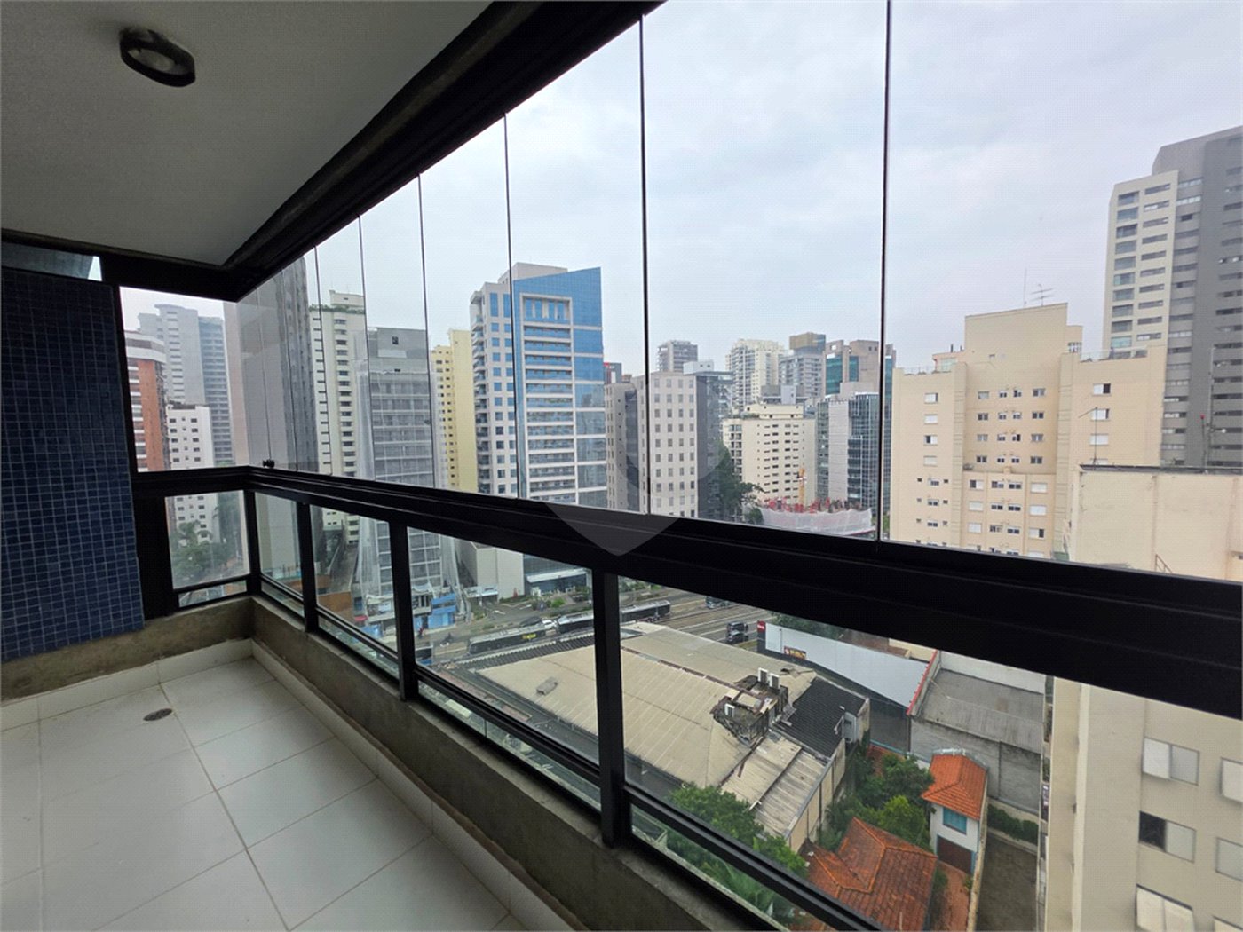 Apartamento à venda com 2 quartos, sendo 1 suíte, em Vila Olímpia, São Paulo, SP