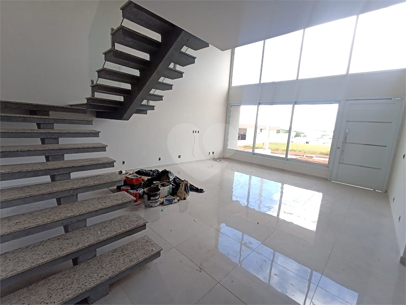 Casa à venda com 3 quartos, sendo 1 suíte, no condomínio Residencial Golden Ville, Itapetininga - SP