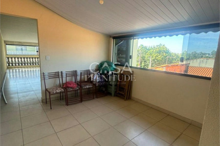 Casa à venda com 2 quartos, sendo 1 suíte, em Jardim Amalia, Sorocaba, SP