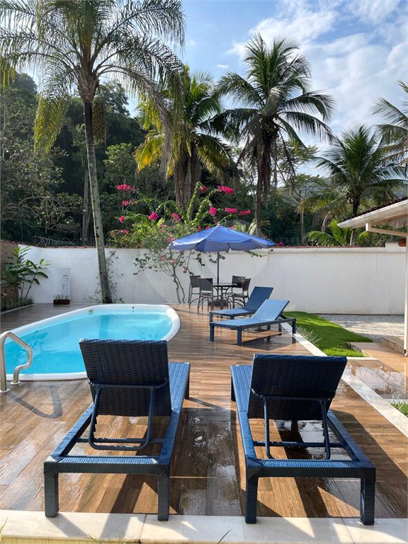 Casa à venda com 3 quartos, sendo 2 suítes,  em Maresias, São Sebastião, SP