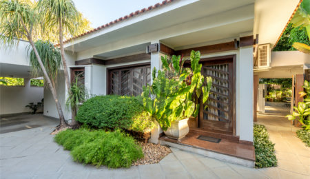 Casa à venda com 6 quartos, sendo 2 suítes,  em Jardim Primaveril, Três Lagoas, MS