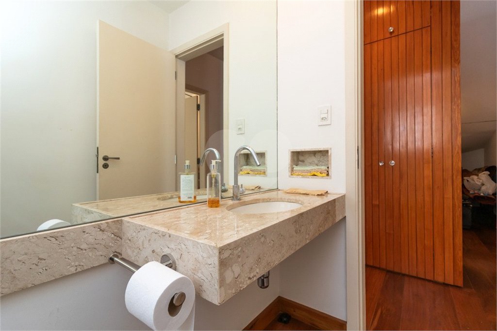 Casa à venda com 4 quartos, sendo 1 suíte, em Jardim Novo Mundo, São Paulo, SP