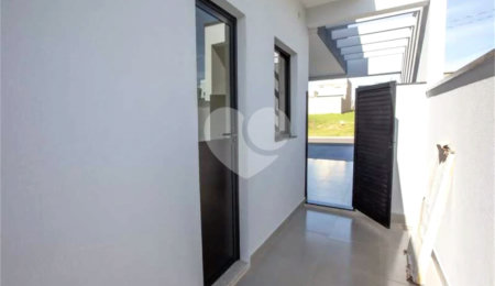 Casa à venda com 3 quartos, sendo 1 suíte, no condomínio Jardim Piemonte, Indaiatuba - SP