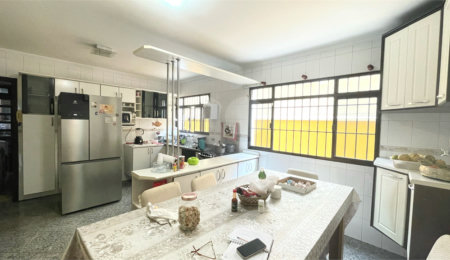 Sobrado à venda com 3 quartos, sendo 1 suíte,  em Vila Guilherme, São Paulo, SP