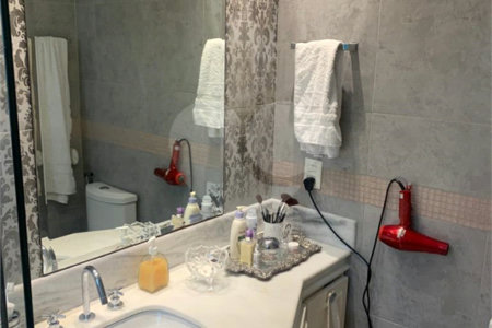 Apartamento à venda com 3 suítes em Vila Suzana, São Paulo, SP