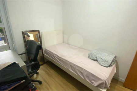 Casa à venda com 3 quartos, sendo 1 suíte, no condomínio Garden Village, São Paulo - SP
