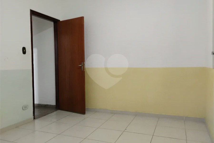Galpão com 304 m2 na Vila Santa Catarina