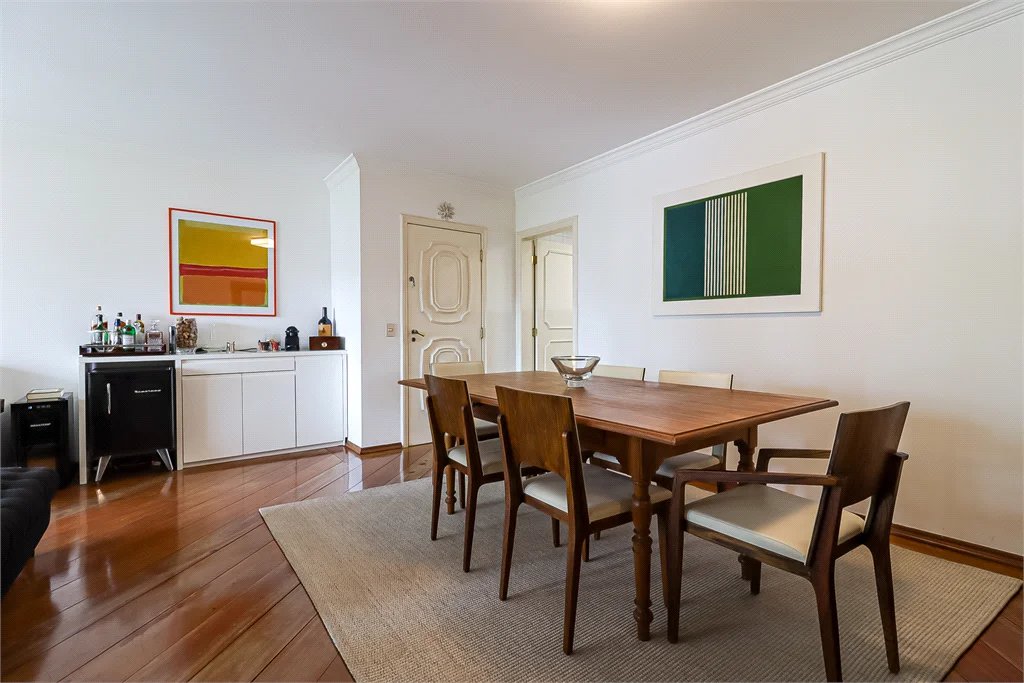 Apartamento à venda com 4 quartos, sendo 2 suítes, em Vila Morumbi, São Paulo, SP