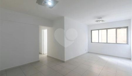 Apartamento à venda com 3 quartos, sendo 1 suíte,  em Itaim Bibi, São Paulo, SP