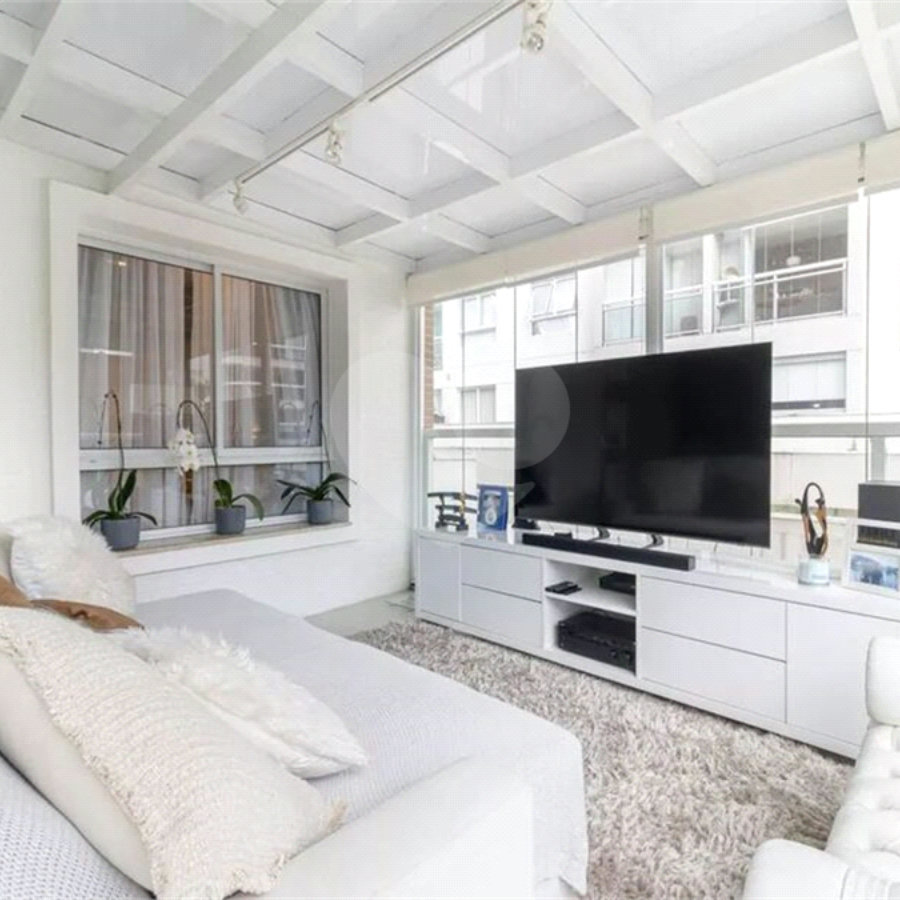 Apartamento à venda com 2 quartos, sendo 1 suíte, em Vila Olímpia, São Paulo, SP