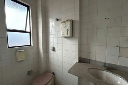 Sala Comercial à Venda no Gonzaga – Avenida Ana Costa – Santos/Sp