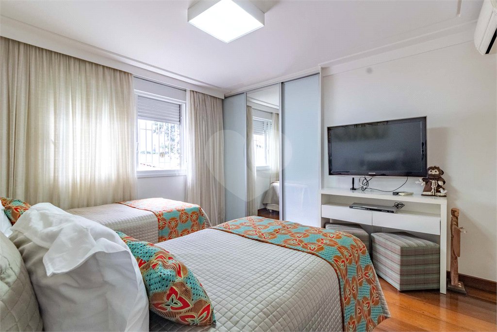 Casa à venda com 5 quartos, sendo 4 suítes, em Alto da Lapa, São Paulo, SP