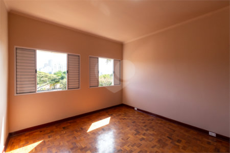 Casa à venda com 4 quartos, sendo 2 suítes, em Perdizes, São Paulo, SP