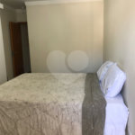 Casa à venda com 3 quartos, sendo 1 suíte, no condomínio Professora Romilde Nogueira de Sá, São Paulo - SP
