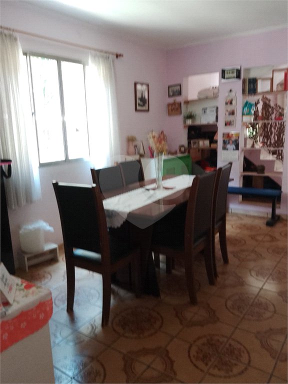 Sobrado à venda com 4 quartos, sendo 1 suíte, em Jardim Marisa, São Paulo, SP