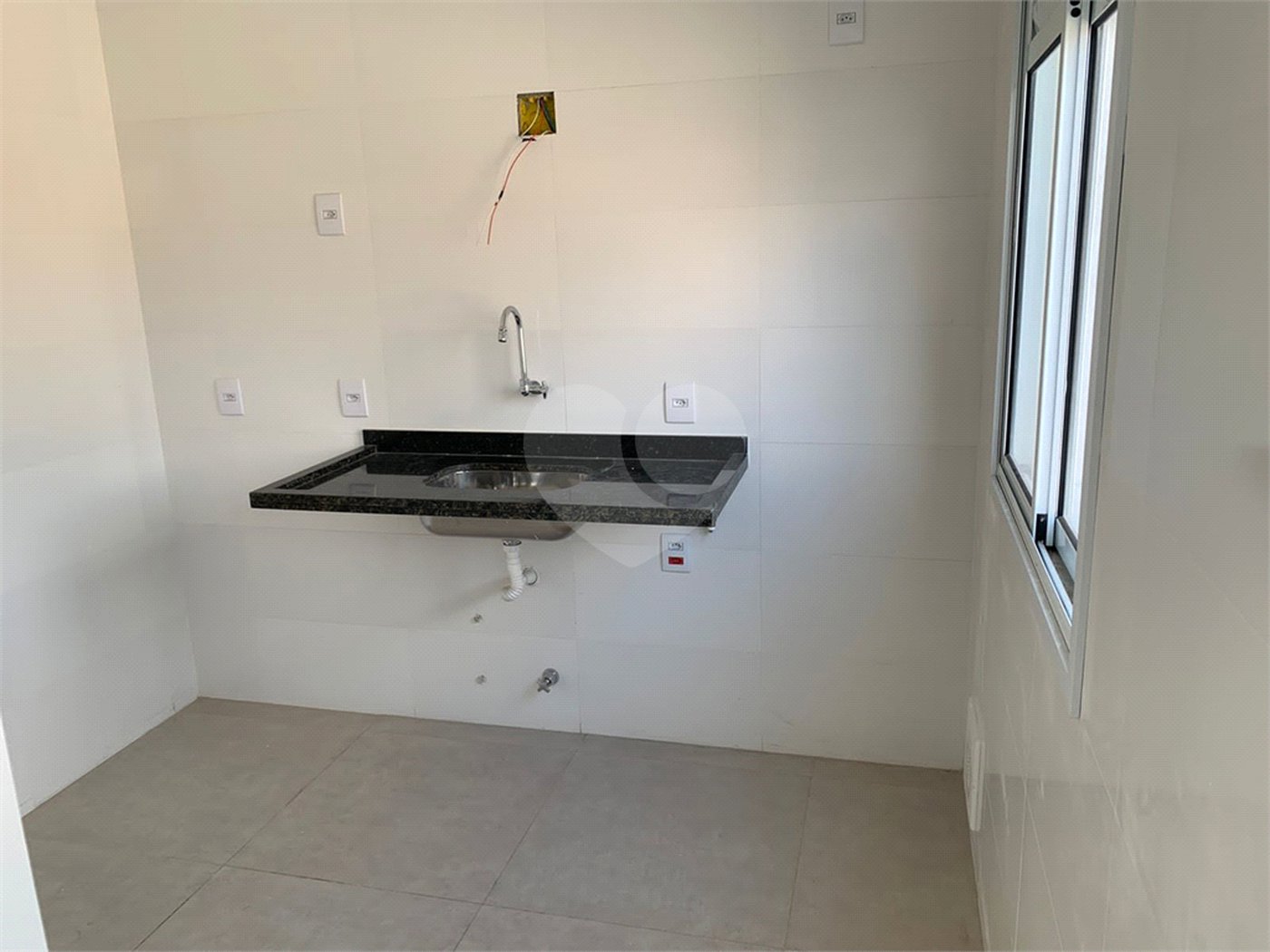 Casa à venda com 2 suítes no condomínio Residencial Napoles, São Paulo - SP
