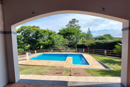 Casa à venda com 4 suítes no condomínio Monte Belo, Salto - SP
