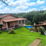 Casa à venda com 3 suítes no condomínio Granja Verediana, Ibiúna - SP