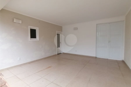 Casa para alugar com 3 quartos, sendo 1 suíte, no condomínio Recanto dos Paturis, Vinhedo - SP
