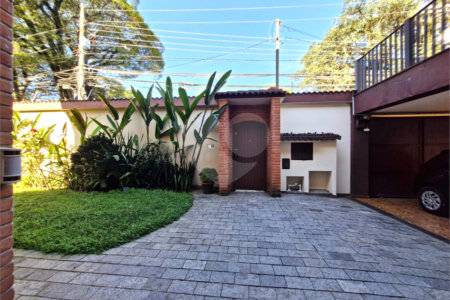Casa à venda com 4 quartos, sendo 1 suíte, em Alto da Boa Vista, São Paulo, SP