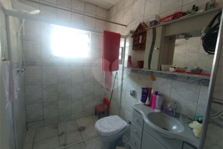 Sobrado à venda com 4 quartos, sendo 1 suíte, em Jardim Marisa, São Paulo, SP