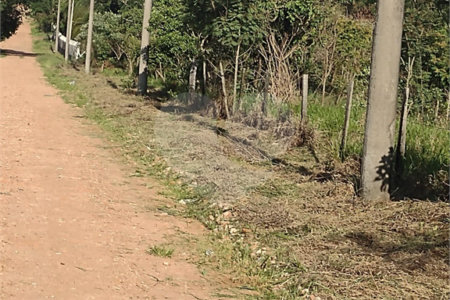 Vende-se área comercial com 220m de frente para a Washington Luiz,