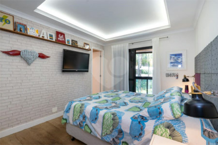 Apartamento à venda com 3 quartos, sendo 1 suíte, em Jardim Morumbi, São Paulo, SP