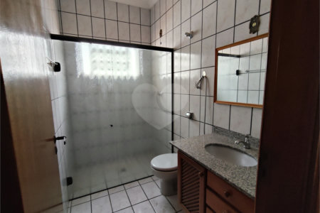 Casa para alugar com 4 quartos, sendo 1 suíte, em Vila Judite, Itapetininga, SP